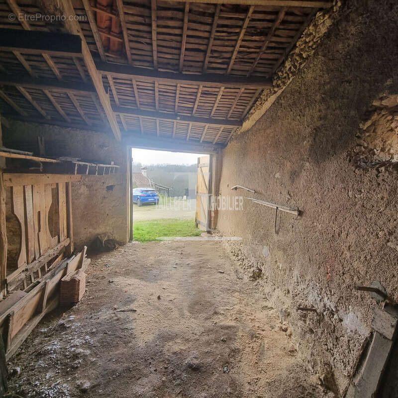 Maison à NEUVIC