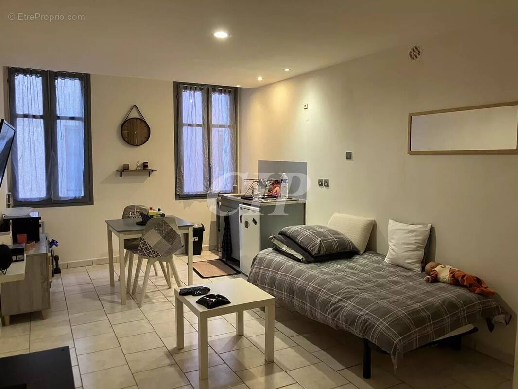 Appartement à SALERNES