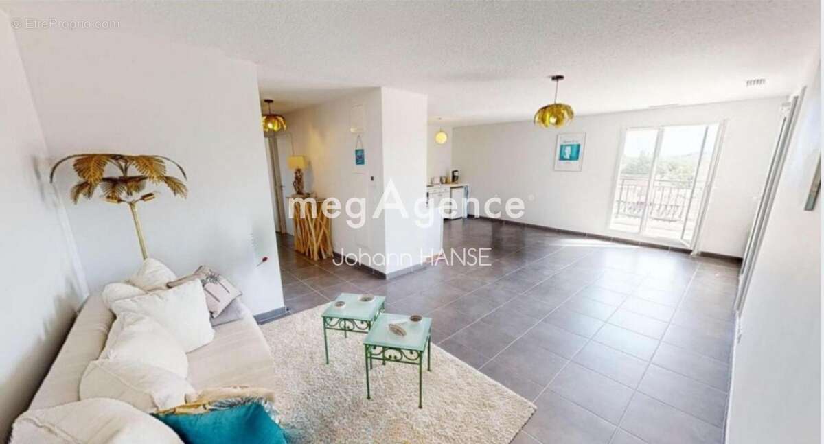 Appartement à COGOLIN