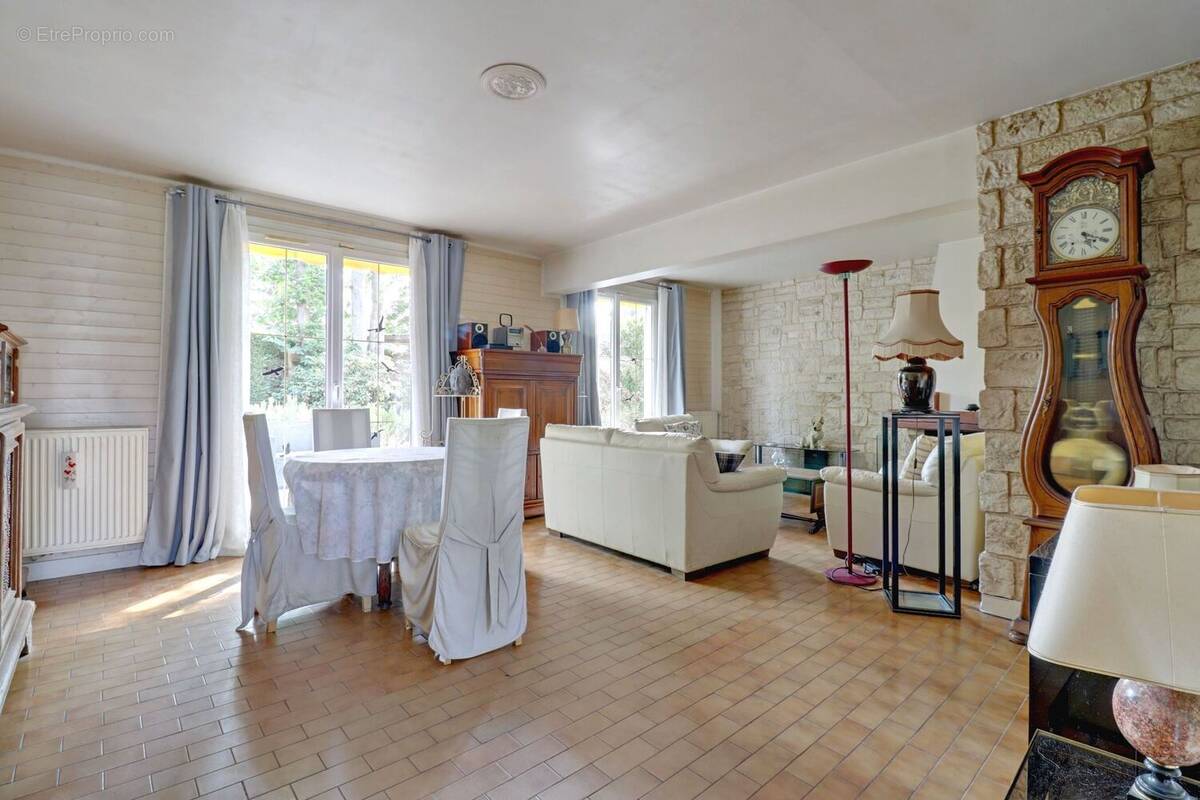 Maison à VERNEUIL-SUR-SEINE