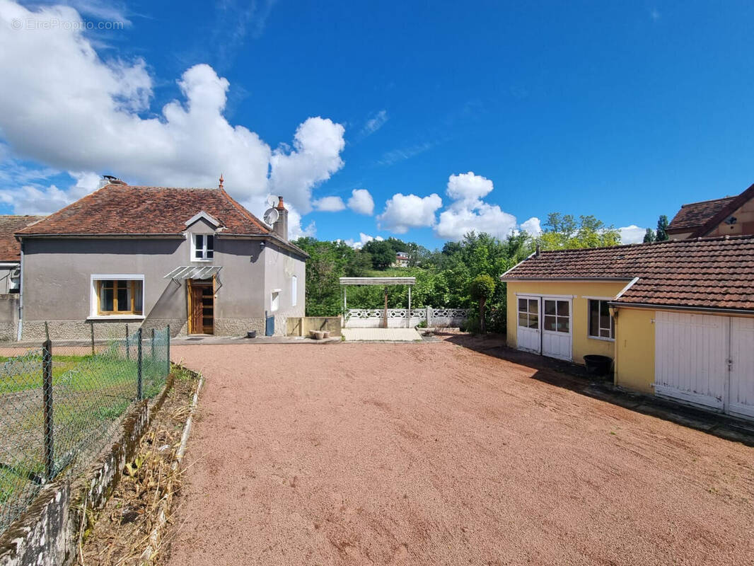 Photo 1 - Maison à VENDENESSE-SUR-ARROUX