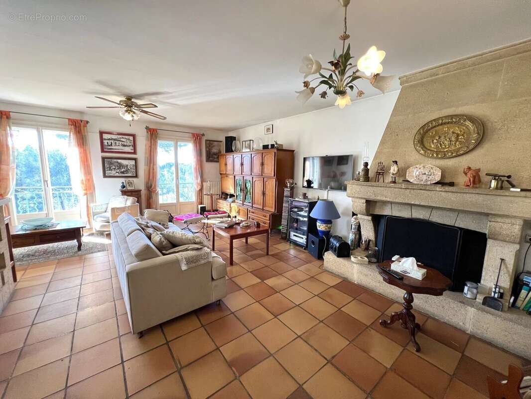 Maison à EGUILLES