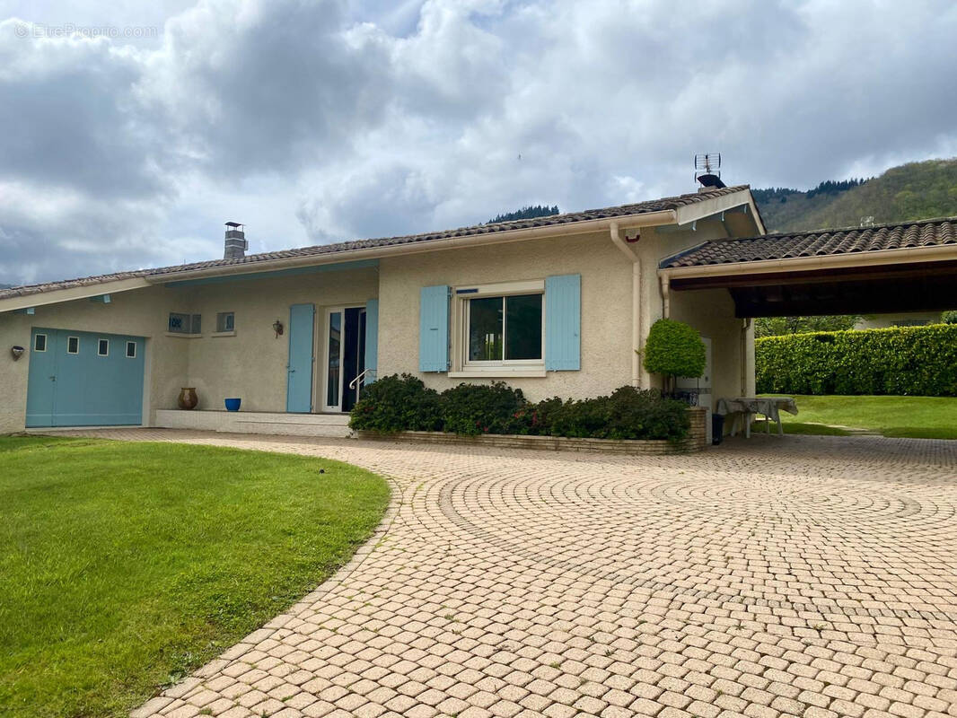 Maison à AUSSILLON