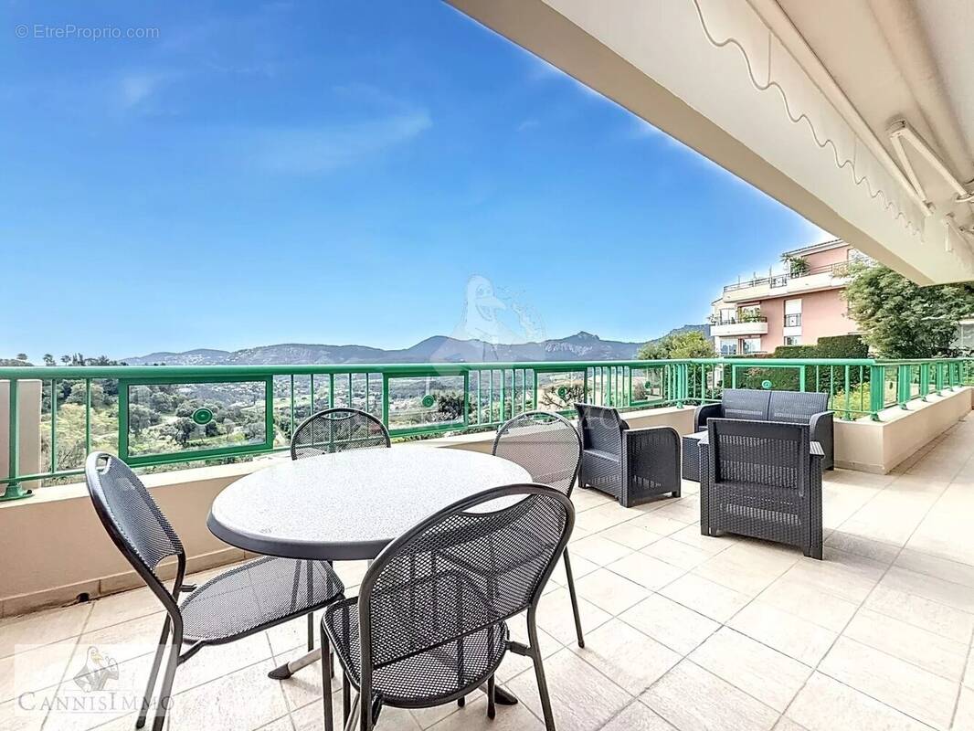 Appartement à MANDELIEU-LA-NAPOULE