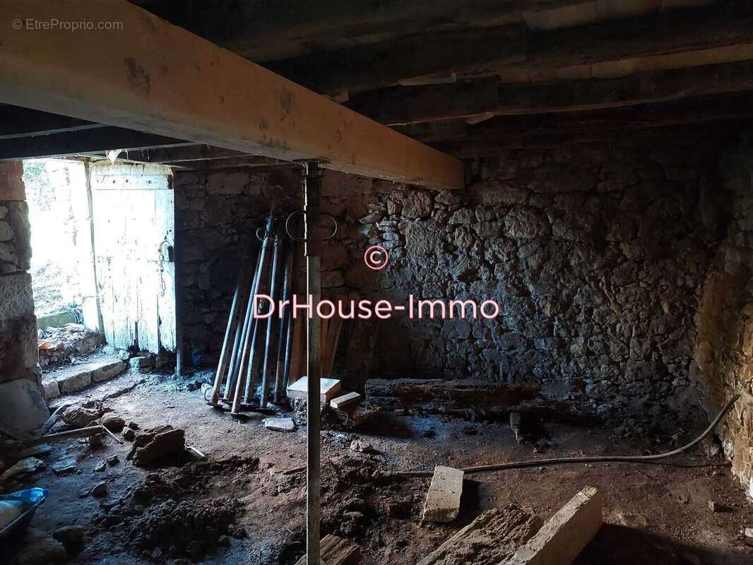 Maison à OBJAT