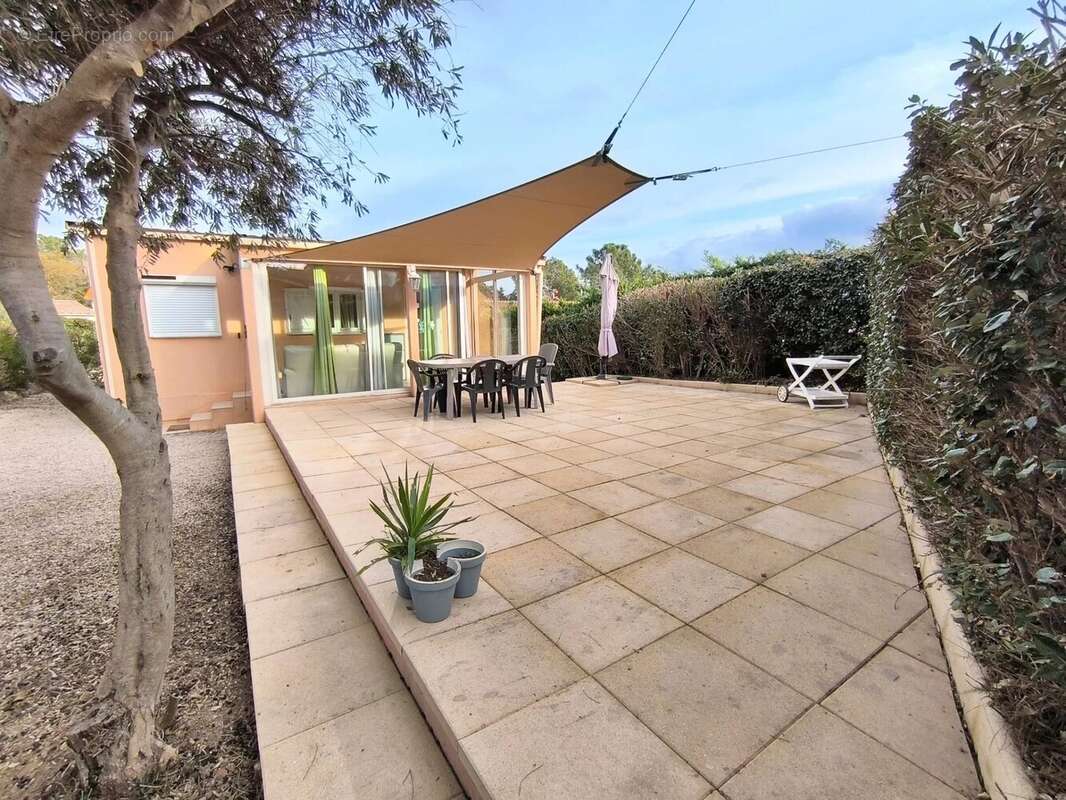 Maison à ROQUEBRUNE-SUR-ARGENS