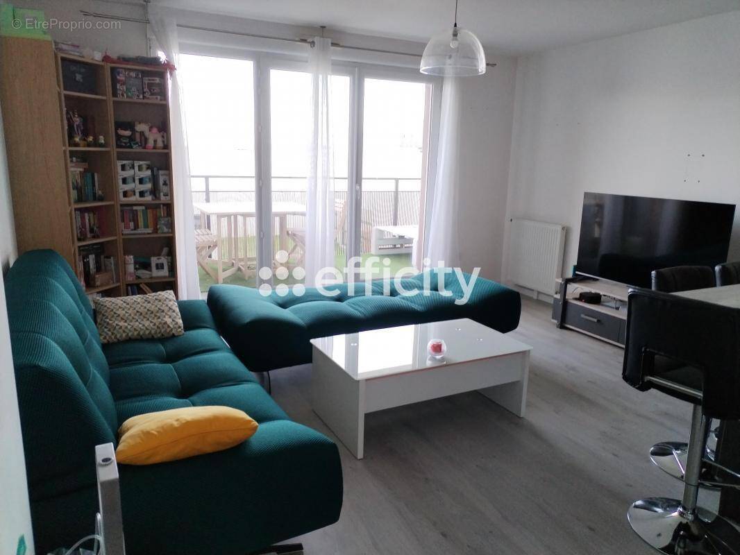 Appartement à FONTENAY-LE-FLEURY