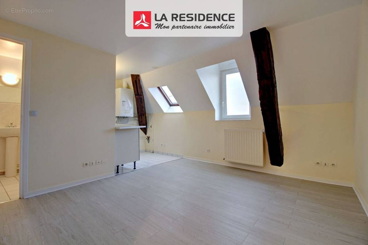 Appartement à LES MUREAUX