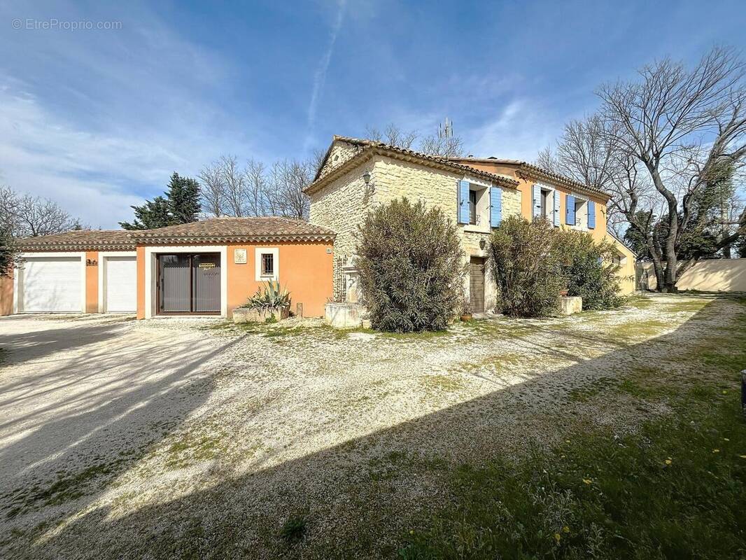 Photo 1 - Maison à ROBION