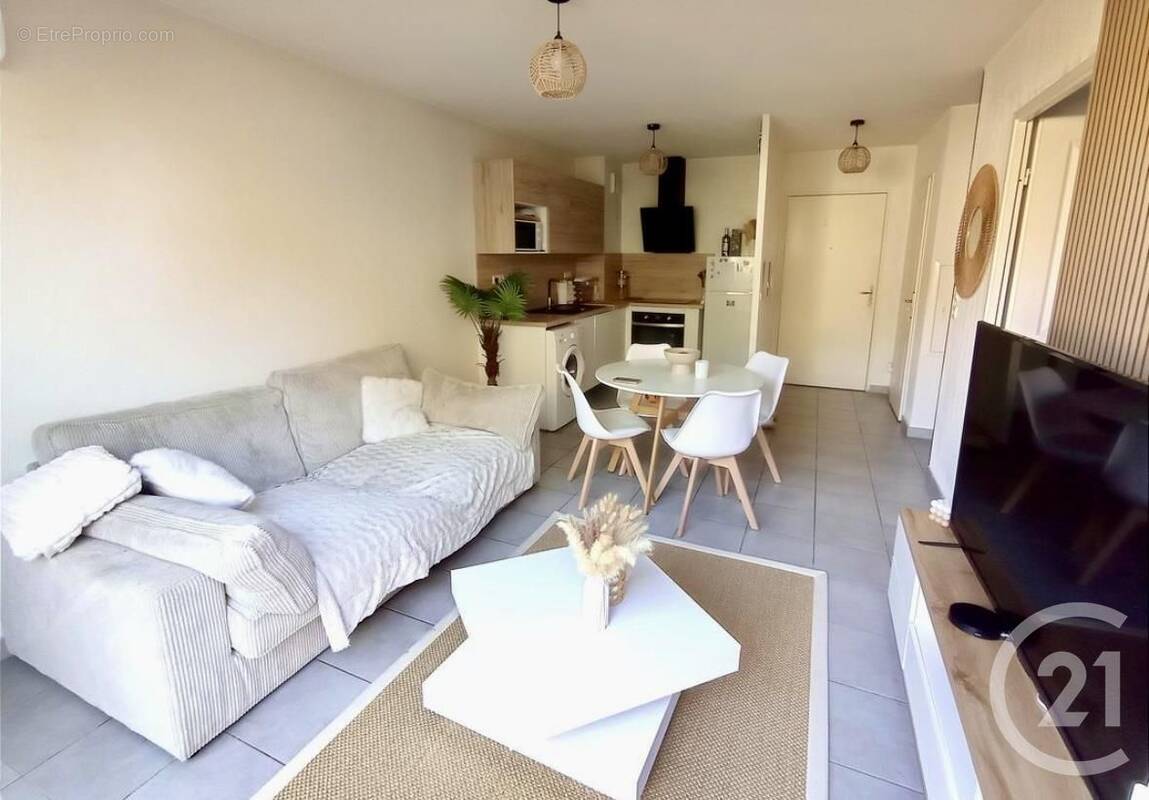 Appartement à SIX-FOURS-LES-PLAGES