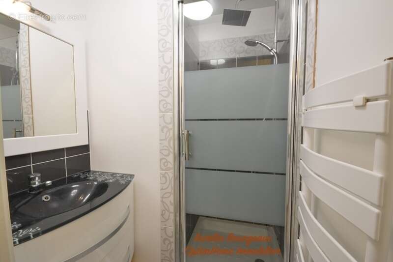 Appartement à SAINT-ETIENNE-DU-ROUVRAY