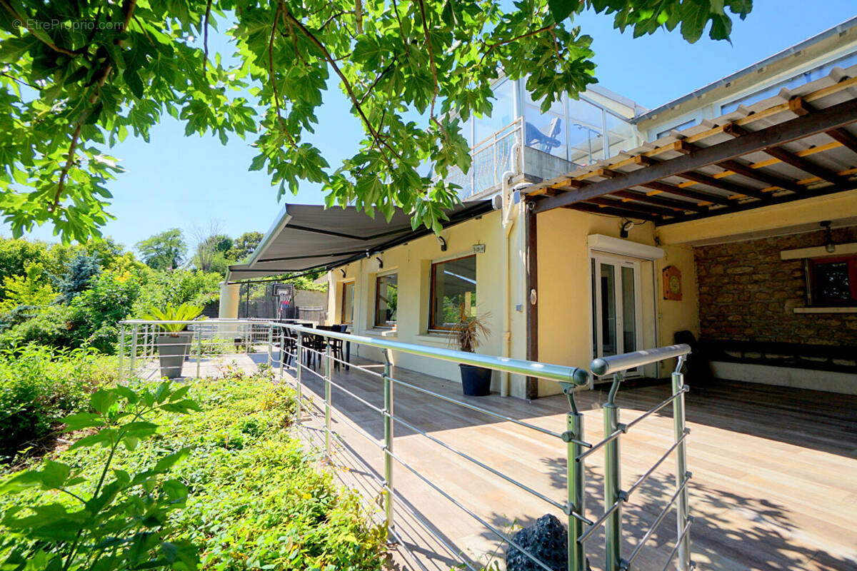Maison à JUZIERS
