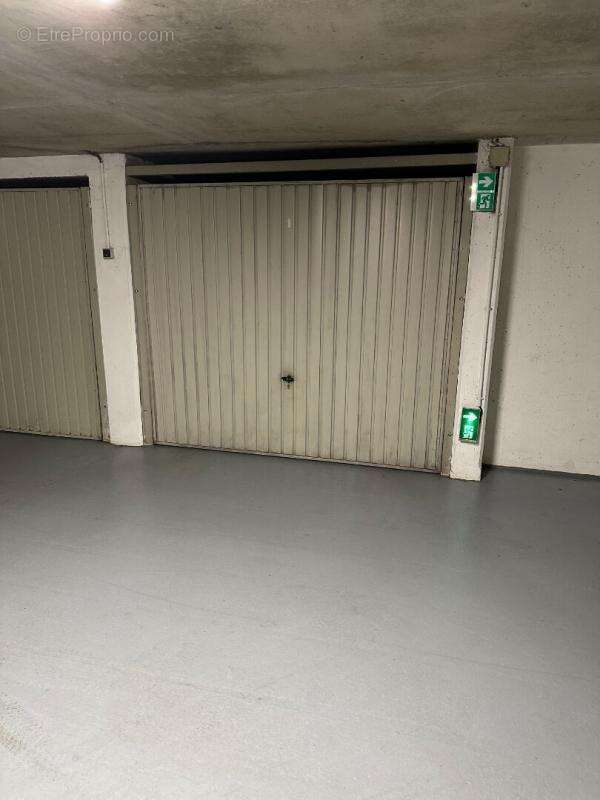 Parking à LYON-4E