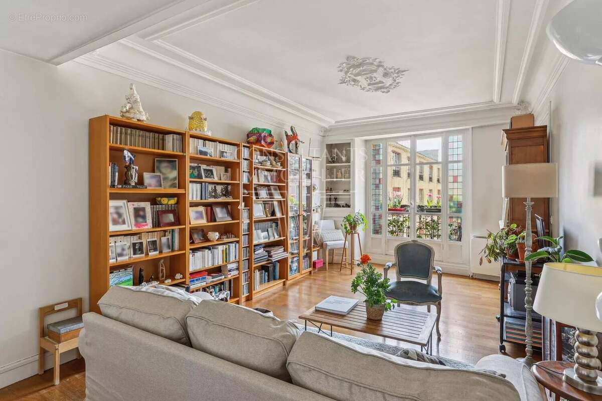 Appartement à PARIS-10E