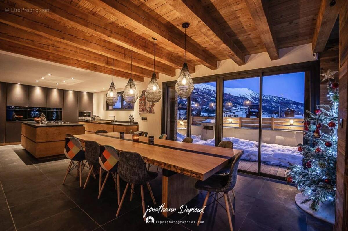 Maison à LA SALLE-LES-ALPES