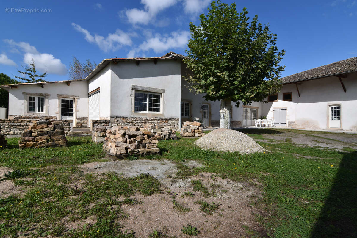 Maison à GRIEGES