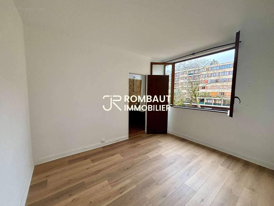 Appartement à LA CELLE-SAINT-CLOUD