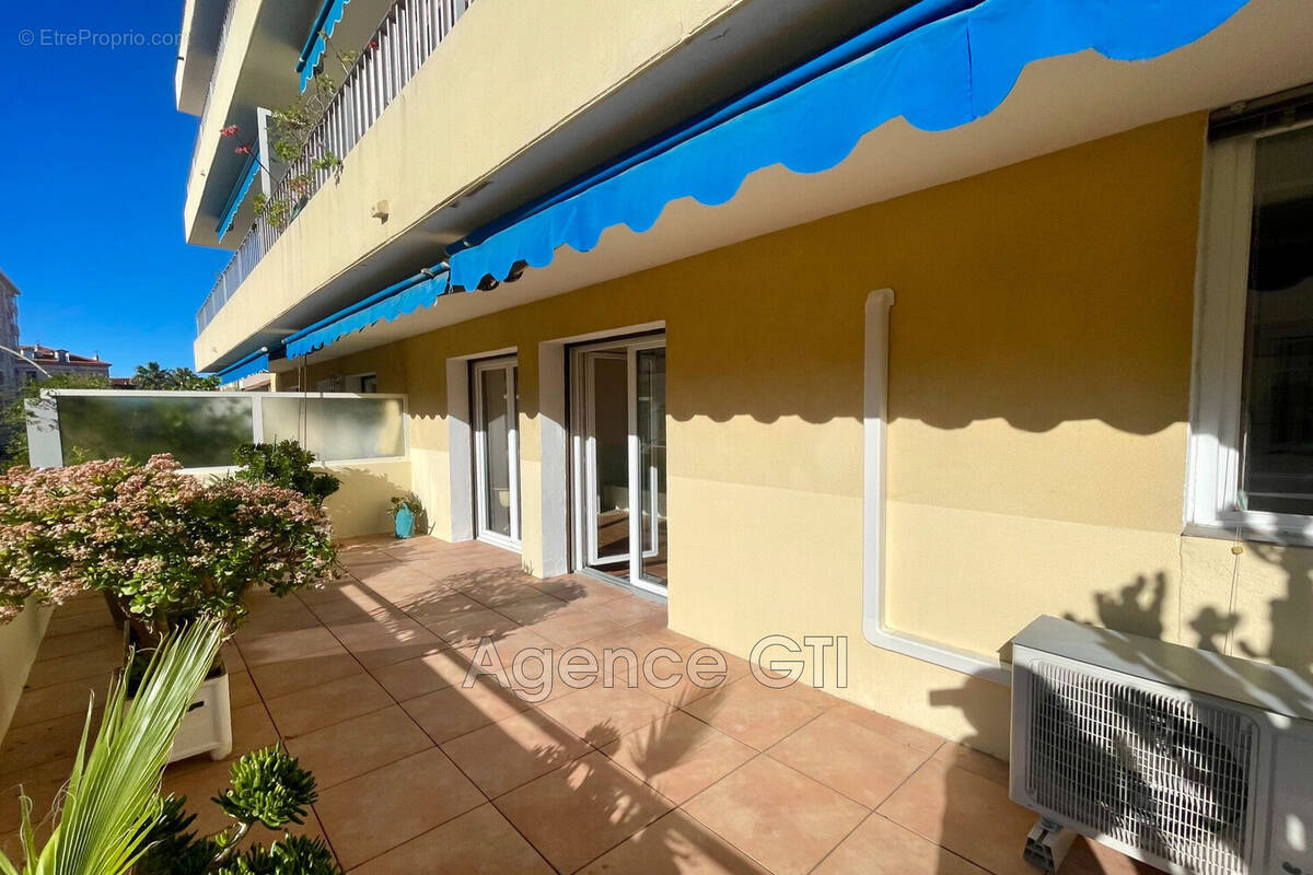 Appartement à HYERES