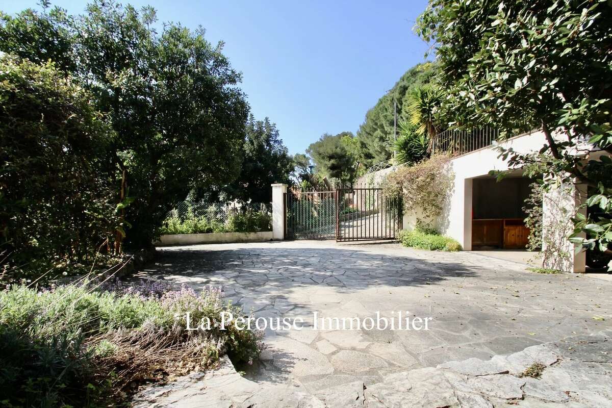 Maison à EZE