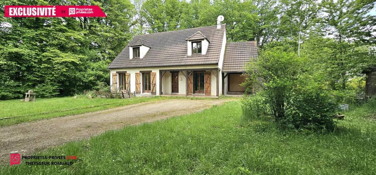 Maison à EGREVILLE
