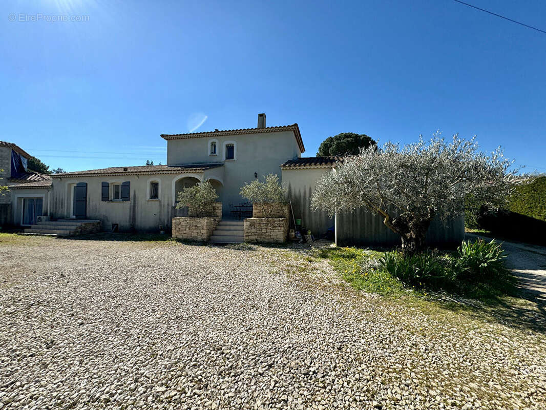 Maison à SABRAN