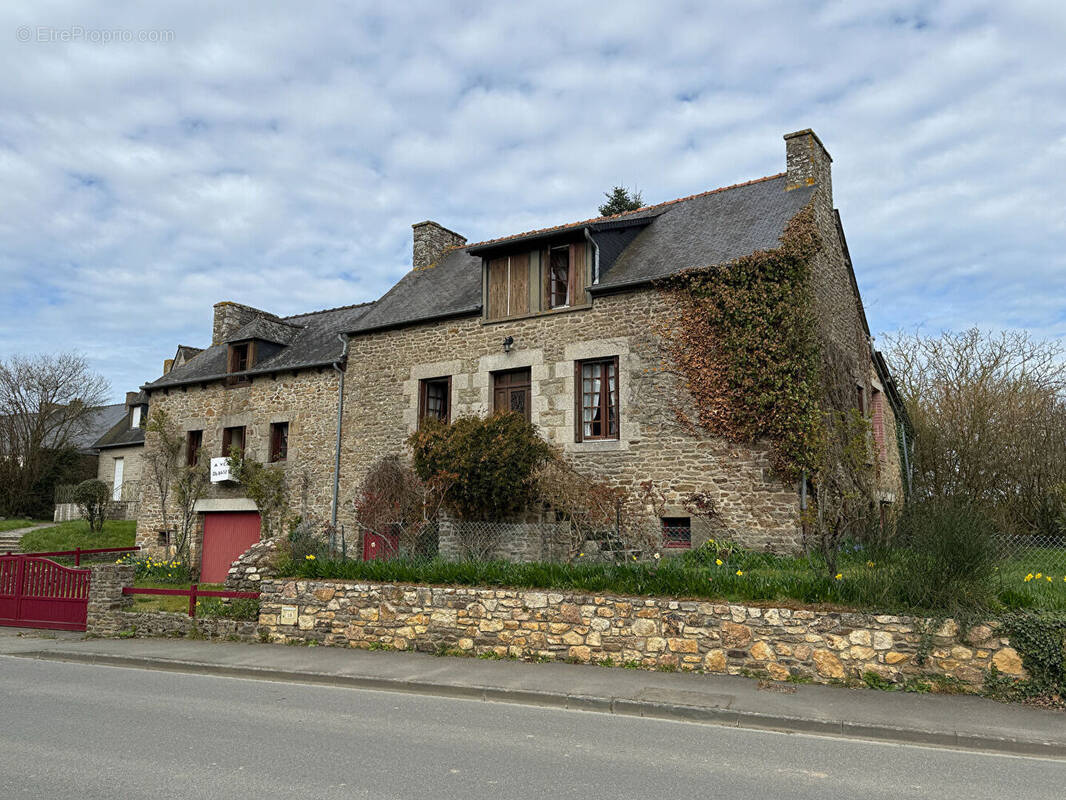 Maison à PLOUER-SUR-RANCE
