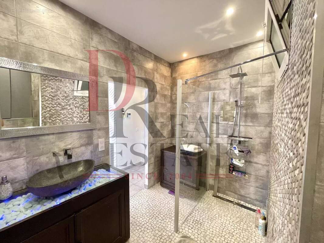 Appartement à VENCE