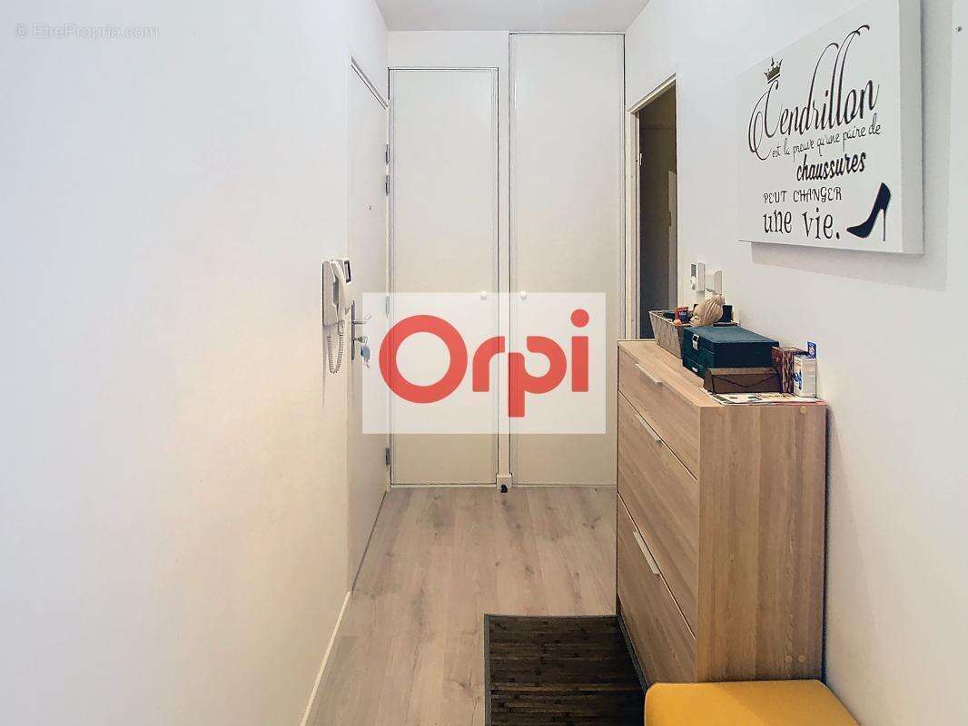 Appartement à FONTENAY-LE-FLEURY