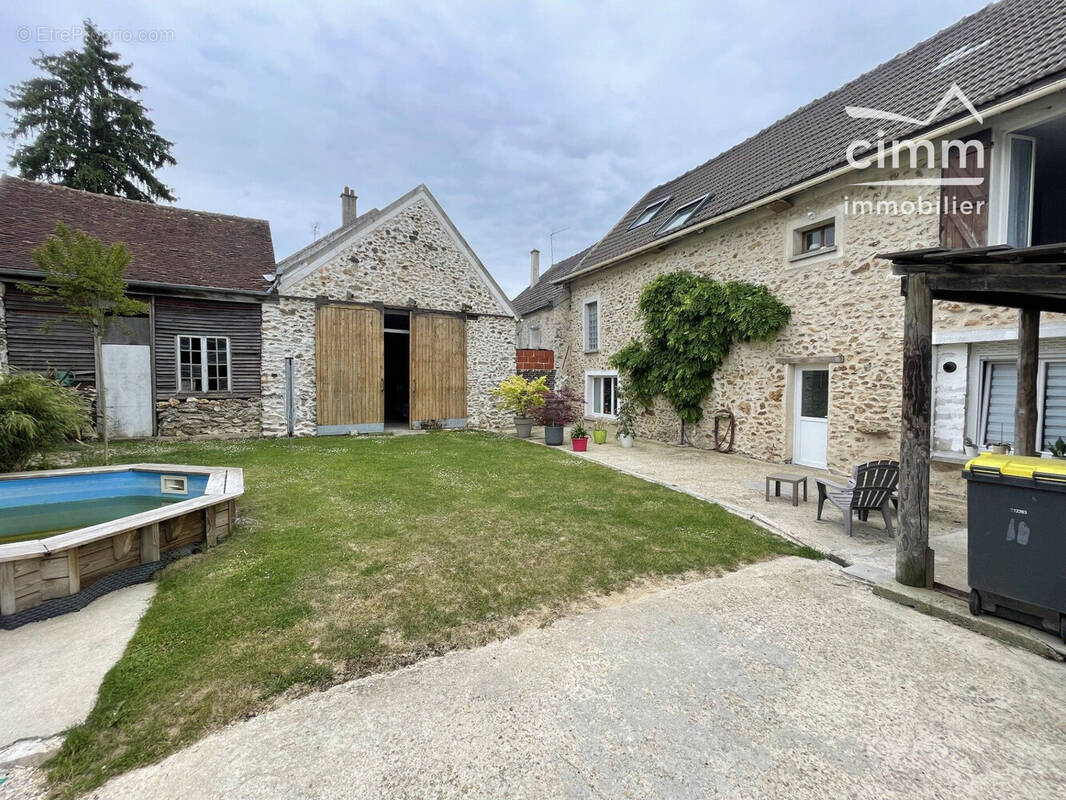 Maison à CRECY-LA-CHAPELLE