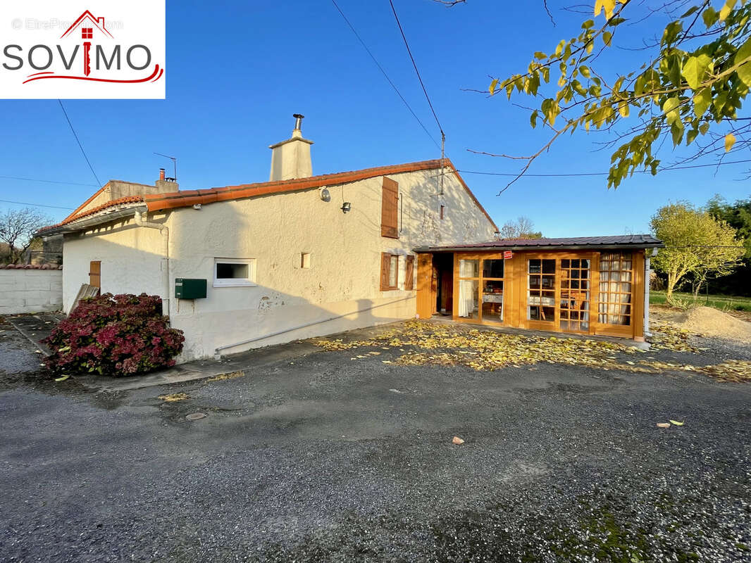 Maison à LA CHAPELLE-BATON
