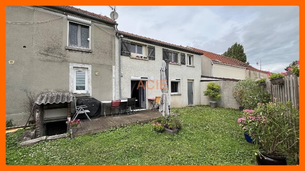 Appartement à LOUVRES