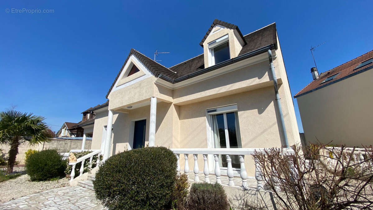 Maison à BEAUCHAMP