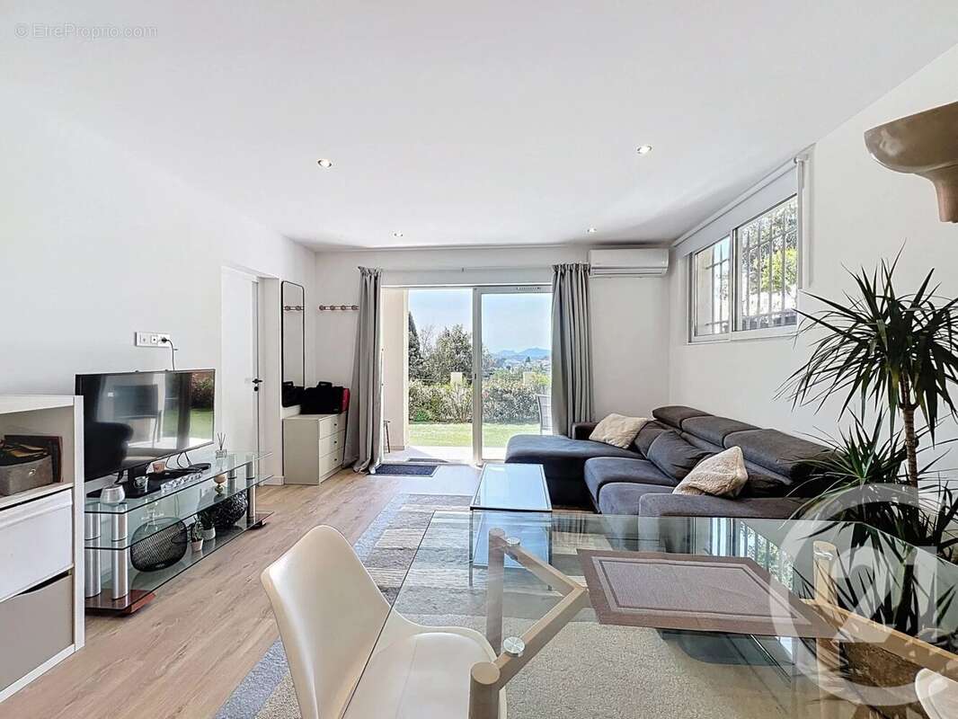 Maison à MOUGINS