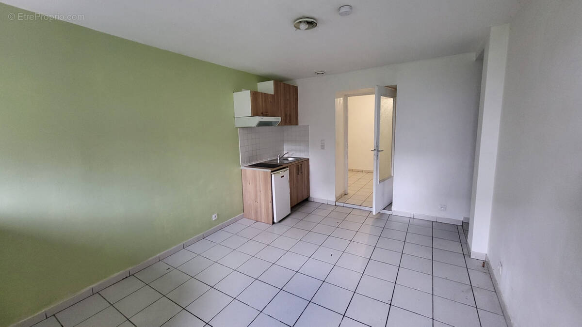 Appartement à FAMARS