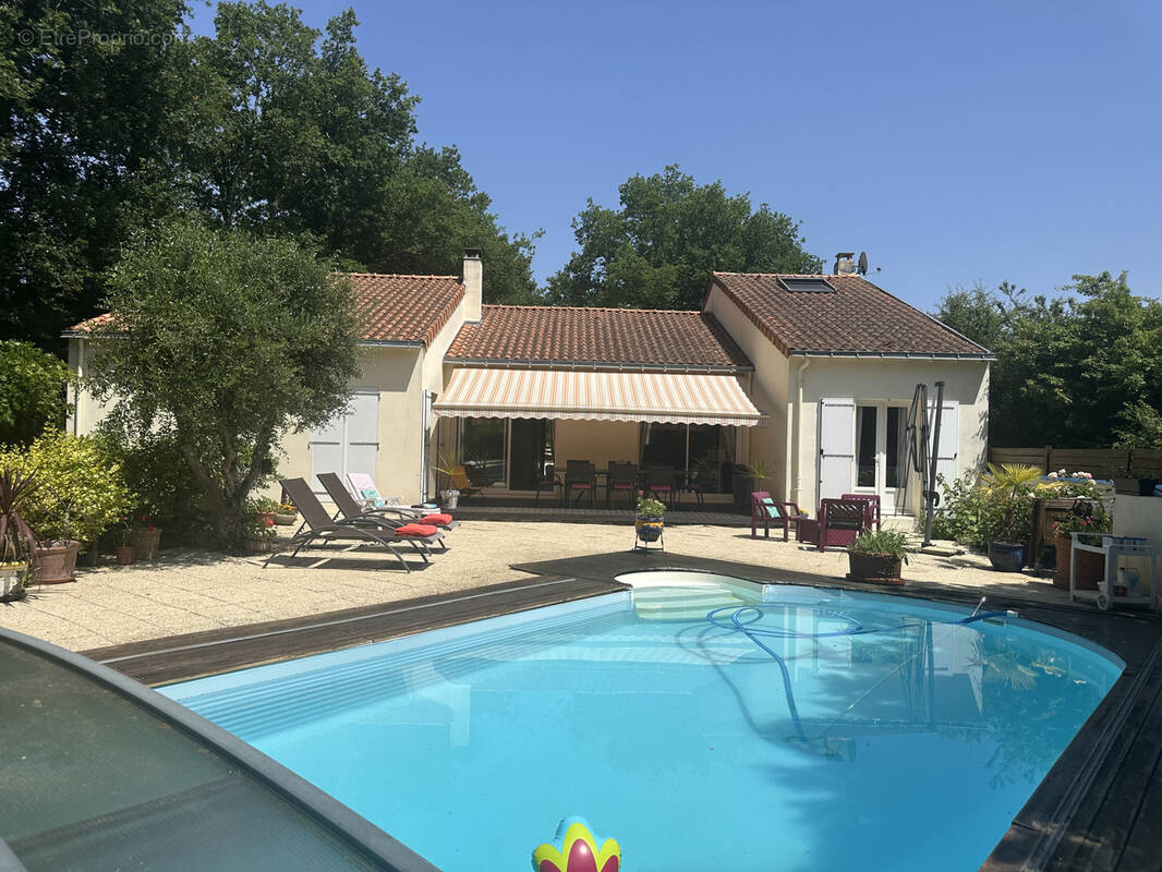 Maison à LE CELLIER