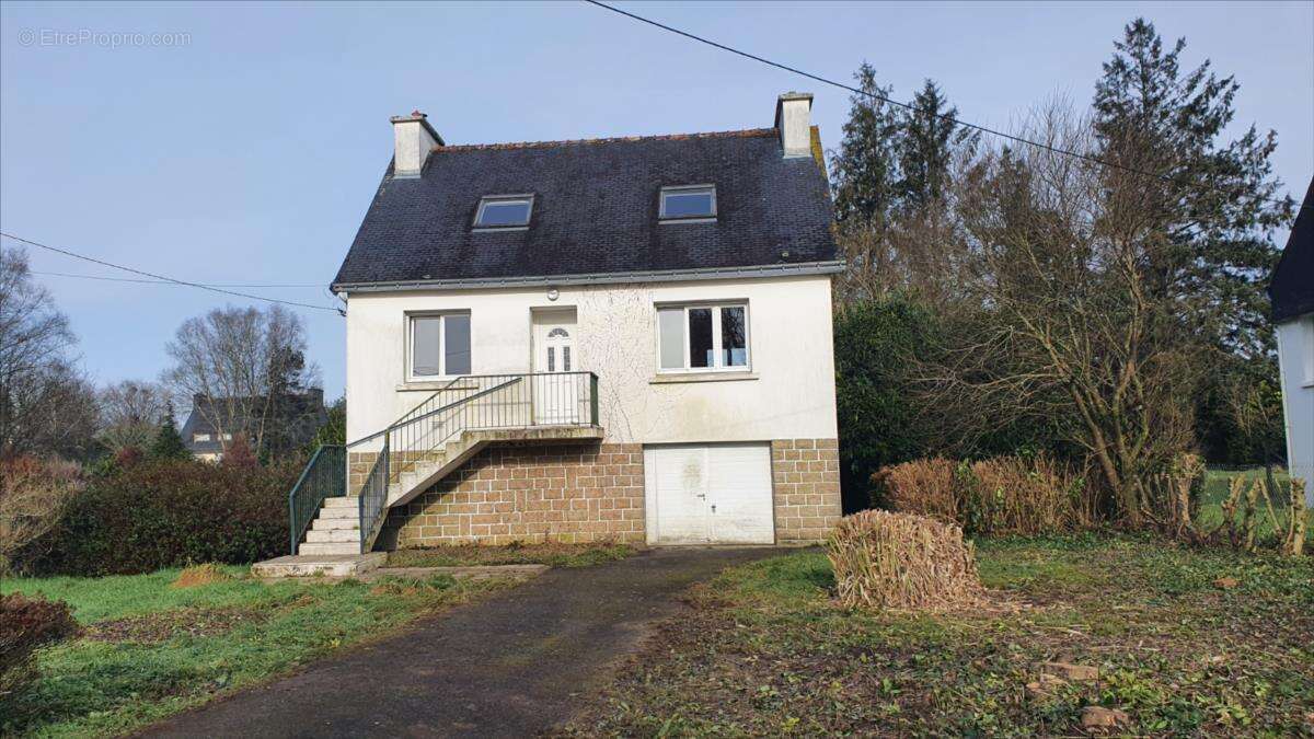 Maison à ROUDOUALLEC