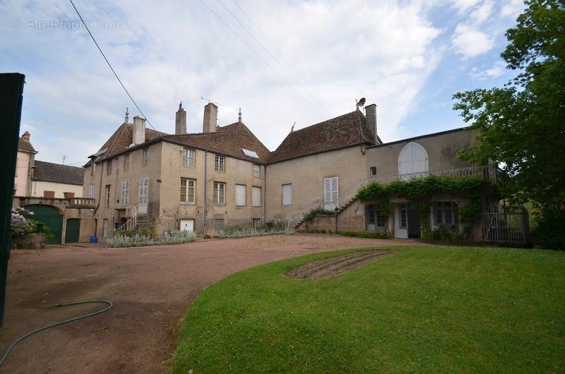 Maison à LA CLAYETTE