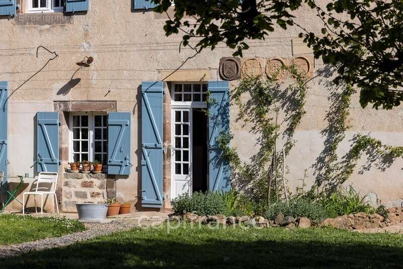 Maison à SALIGNAC-EYVIGUES