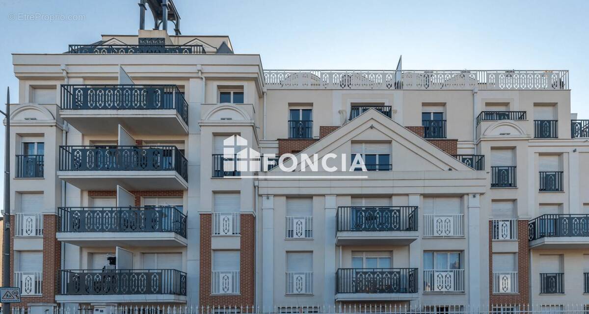 Appartement à LE BLANC-MESNIL
