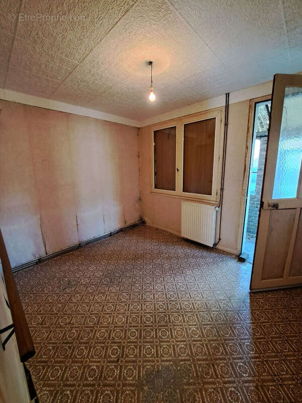 Maison à ATTIGNY