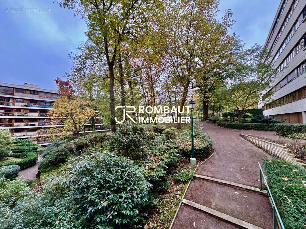 Appartement à LA CELLE-SAINT-CLOUD