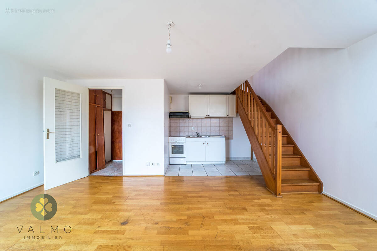 Appartement à LA QUEUE-LES-YVELINES