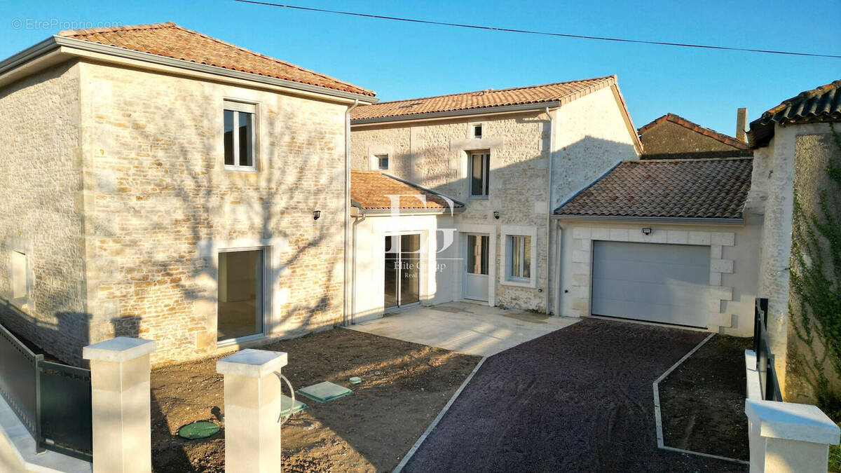 Maison à LA ROCHEFOUCAULD