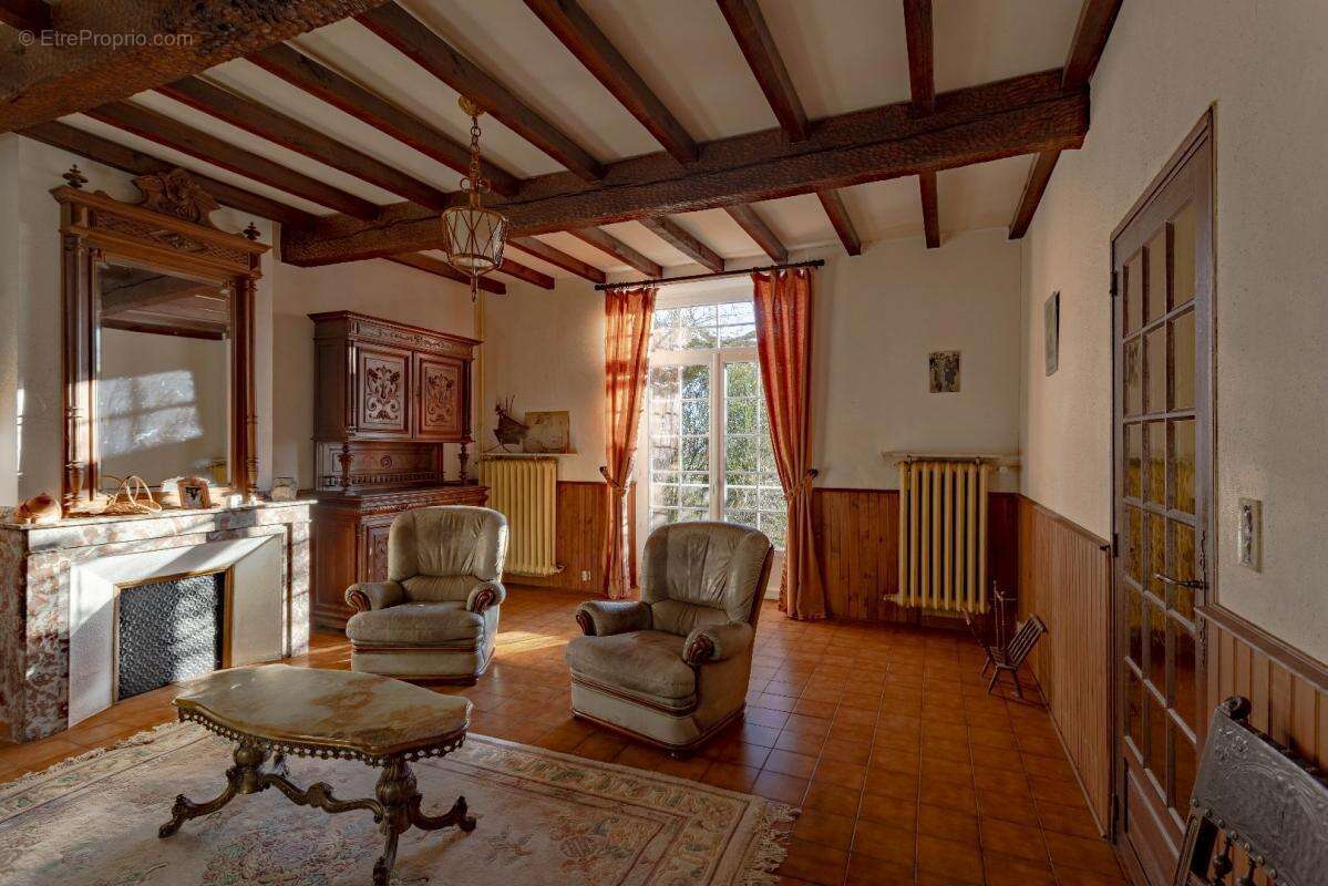Maison à MONESTIES