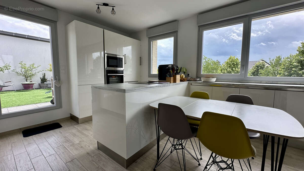 Appartement à BEZANNES
