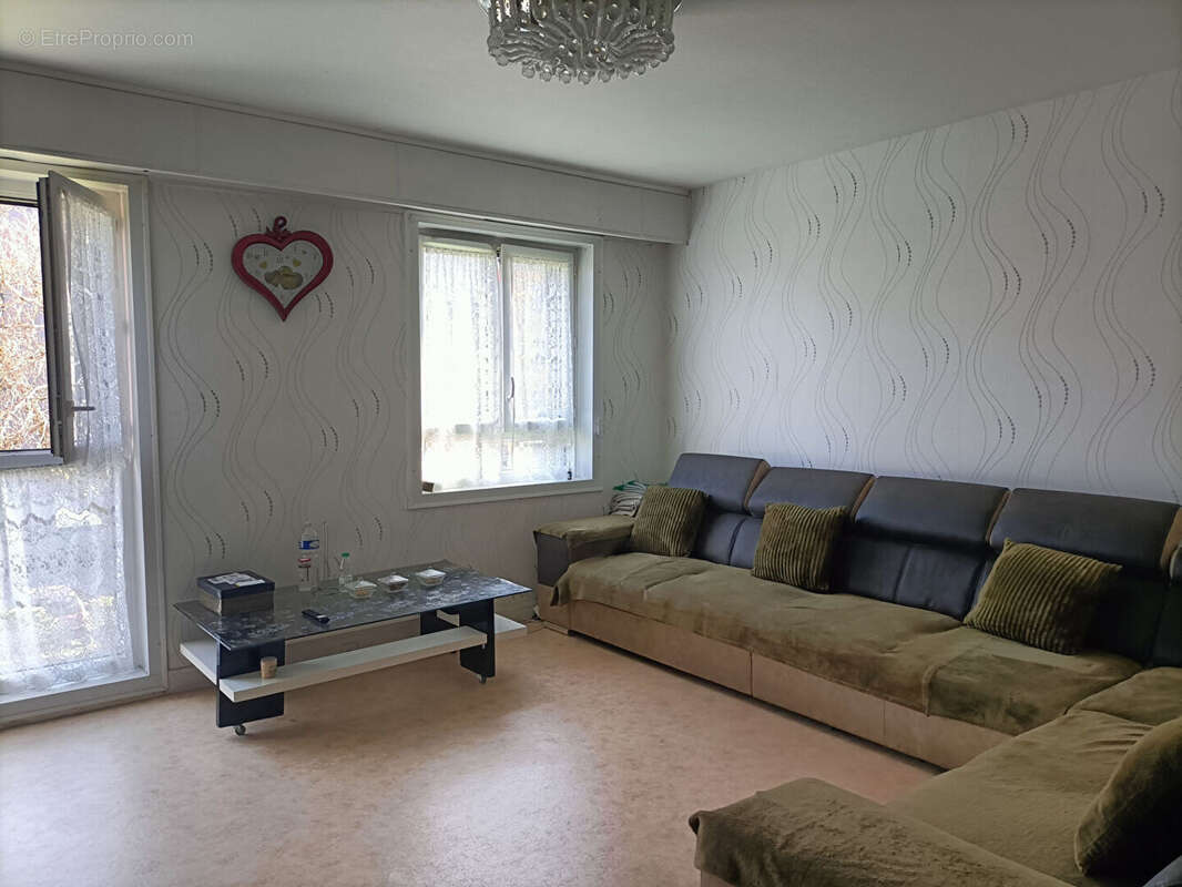 Appartement à SAINT-JEAN-DE-LA-RUELLE