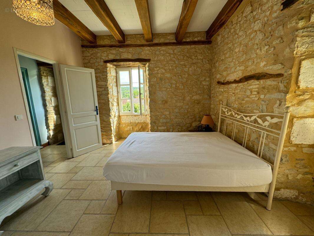 Maison à SAINT-CYBRANET