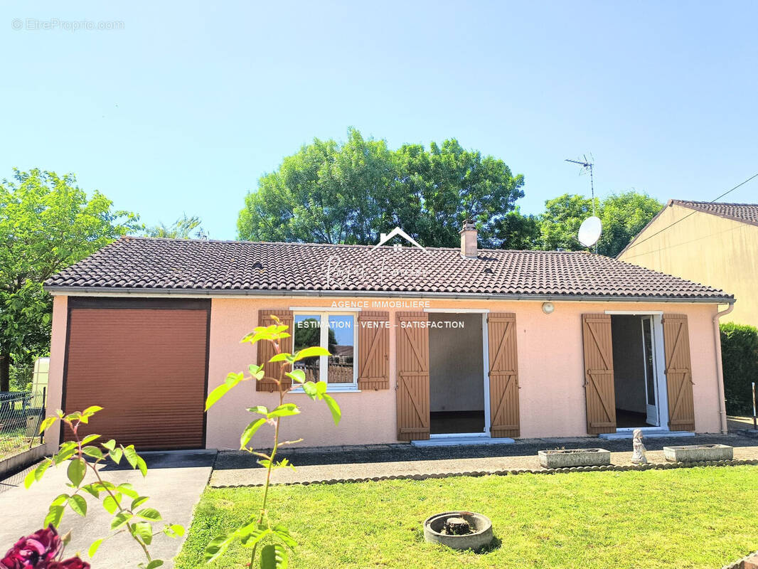 Plain pied de 71 m2  avec deux chambres  - Maison à LA CELLE-SAINT-AVANT