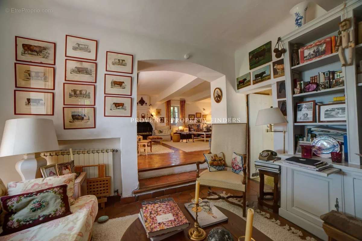 Maison à AUPS
