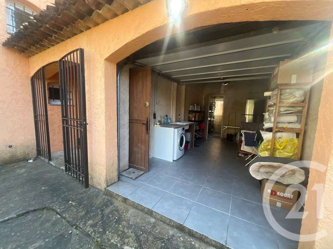 Maison à ROQUEFORT-LES-PINS